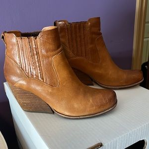 Korkease Chandra leather ankle boots